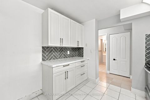 Photo 7 at 617 - 5418 Yonge Street, Willowdale West, Toronto