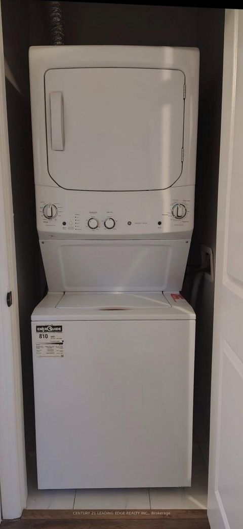 Photo 9 at 109 Fairlane Avenue S, Painswick South, Barrie