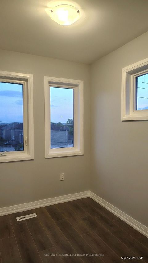 Photo 10 at 109 Fairlane Avenue S, Painswick South, Barrie
