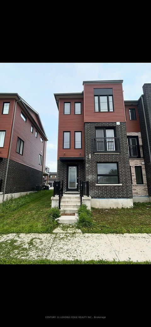 Photo 12 at 109 Fairlane Avenue S, Painswick South, Barrie