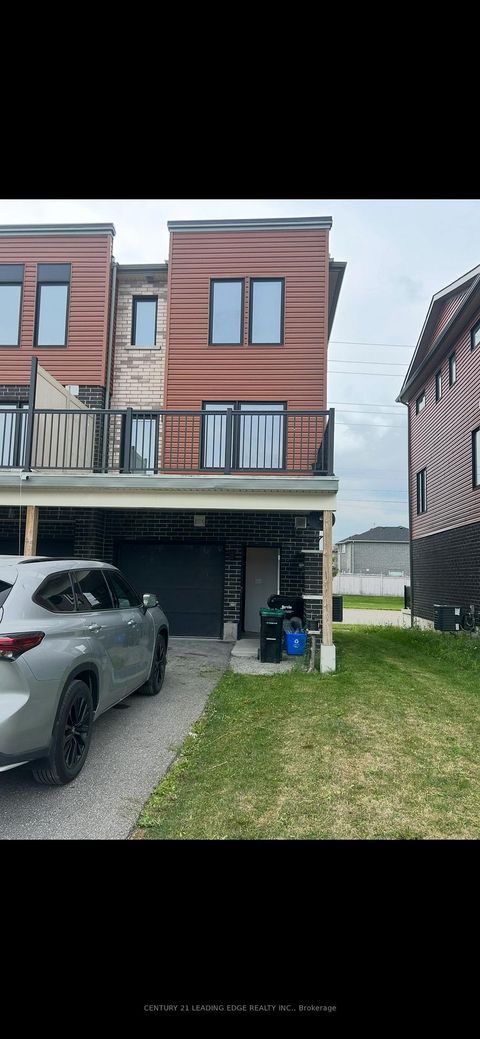 Photo 13 at 109 Fairlane Avenue S, Painswick South, Barrie