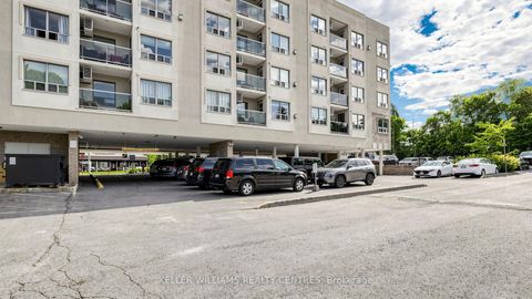 Photo 1 at 417 - 160 Wellington Street E, Aurora Village, Aurora