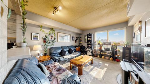 Photo 9 at 417 - 160 Wellington Street E, Aurora Village, Aurora
