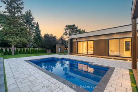 Photo 3 at 82 Donhill Crescent, Kleinburg, Vaughan