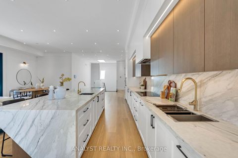 Photo 12 at 82 Donhill Crescent, Kleinburg, Vaughan