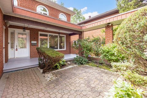Photo 1 at 31 Clovercrest Road, Don Valley Village, Toronto