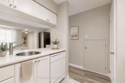 Photo 4 at 538 - 3 Everson Drive, Willowdale East, Toronto