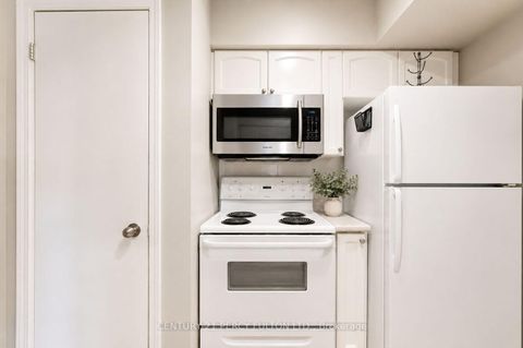 Photo 5 at 538 - 3 Everson Drive, Willowdale East, Toronto