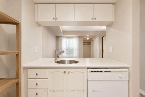 Photo 10 at 538 - 3 Everson Drive, Willowdale East, Toronto