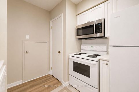 Photo 12 at 538 - 3 Everson Drive, Willowdale East, Toronto