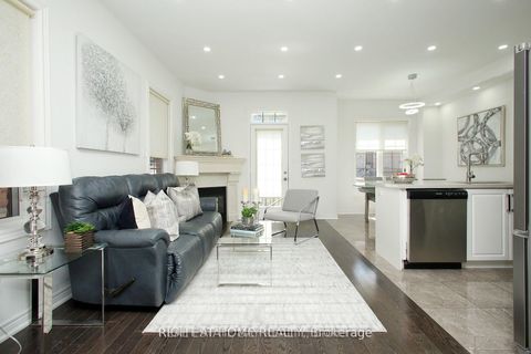 Photo 1 at 25 Sibella Way, Vellore Village, Vaughan