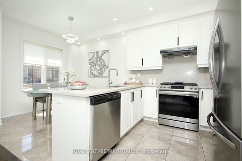 Photo 5 at 25 Sibella Way, Vellore Village, Vaughan