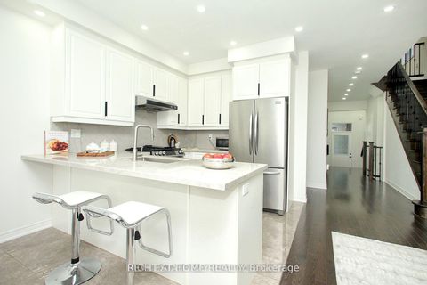 Photo 7 at 25 Sibella Way, Vellore Village, Vaughan
