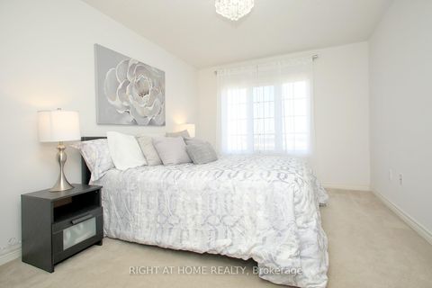 Photo 11 at 25 Sibella Way, Vellore Village, Vaughan