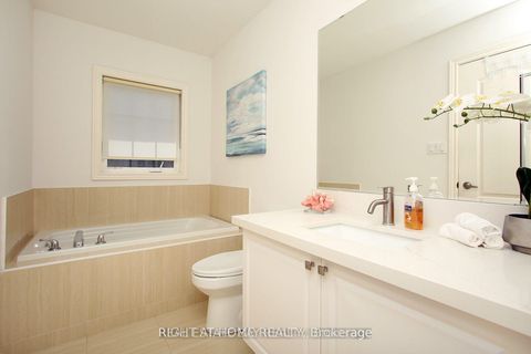 Photo 14 at 25 Sibella Way, Vellore Village, Vaughan