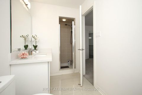 Photo 15 at 25 Sibella Way, Vellore Village, Vaughan