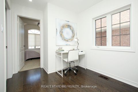 Photo 17 at 25 Sibella Way, Vellore Village, Vaughan