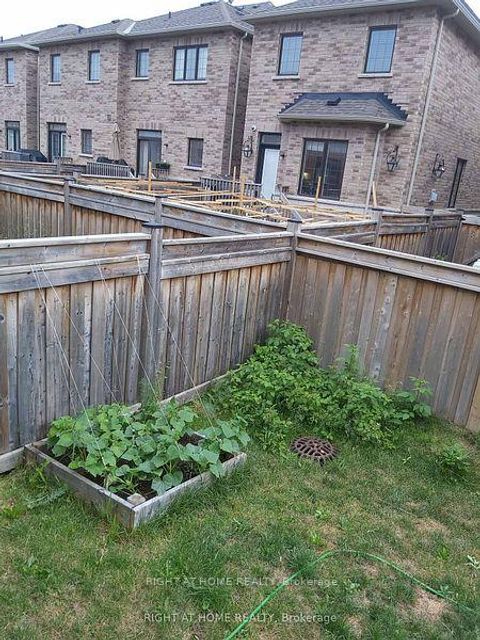 Photo 21 at 25 Sibella Way, Vellore Village, Vaughan