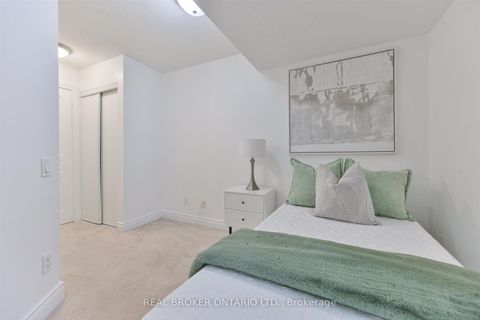 Photo 15 at 24 - 70 Byng Avenue, Willowdale East, Toronto
