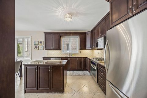 Photo 13 at 12 Silvestre Avenue, Vellore Village, Vaughan