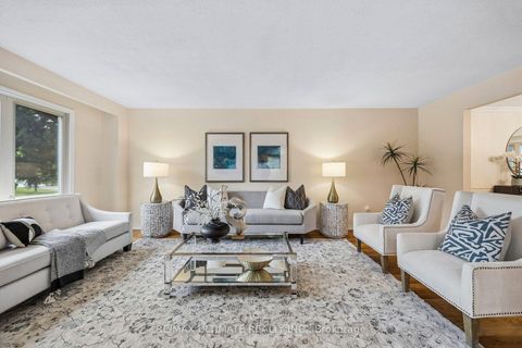 Photo 3 at 32 Saddletree Drive, Steeles, Toronto