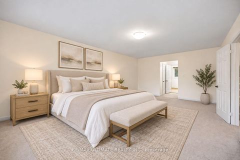 Photo 11 at 32 Saddletree Drive, Steeles, Toronto