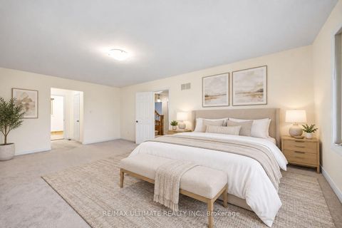 Photo 13 at 32 Saddletree Drive, Steeles, Toronto