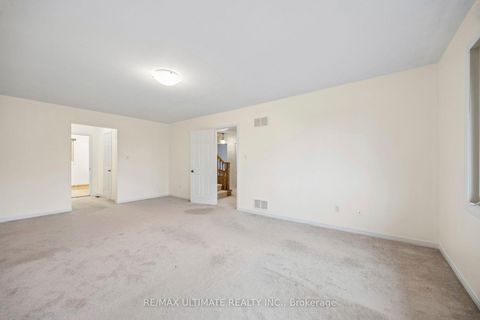 Photo 14 at 32 Saddletree Drive, Steeles, Toronto