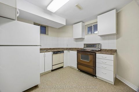Photo 36 at 32 Saddletree Drive, Steeles, Toronto