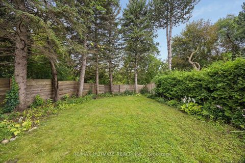 Photo 39 at 32 Saddletree Drive, Steeles, Toronto