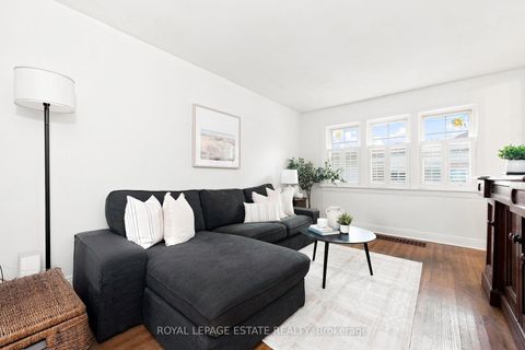 Photo 1 at 72 Manderley Drive, Cliffside, Toronto
