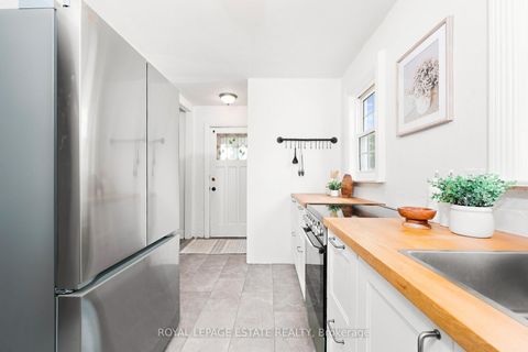 Photo 8 at 72 Manderley Drive, Cliffside, Toronto