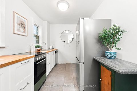Photo 10 at 72 Manderley Drive, Cliffside, Toronto