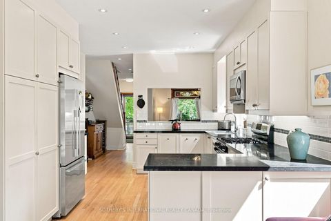 Photo 5 at 356 Howland Avenue, Casa Loma, Toronto