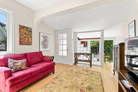 Photo 7 at 356 Howland Avenue, Casa Loma, Toronto