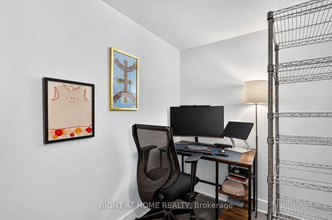 Photo 2 at 1809 - 955 BAY Street, Bay Street Corridor, Toronto