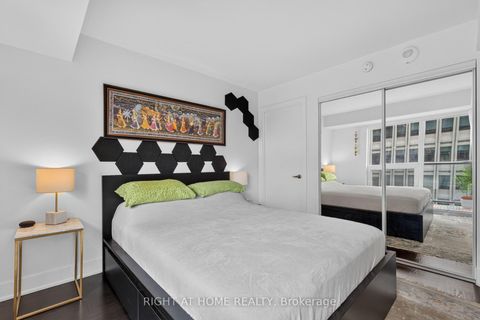 Photo 14 at 1809 - 955 BAY Street, Bay Street Corridor, Toronto