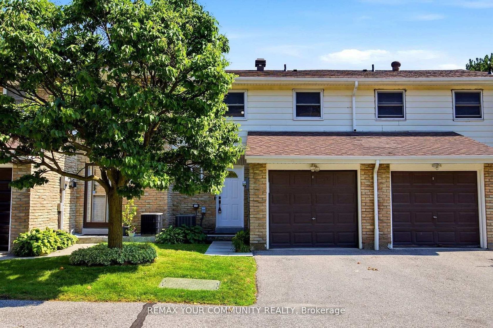 32 - 80 Dundalk Drive, Dorset Park, Toronto photo number 2