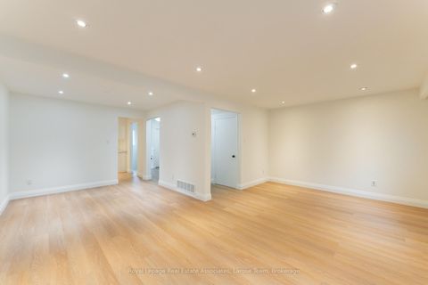 Photo 6 at 58 Silver Shadow Path, Markland Wood, Toronto