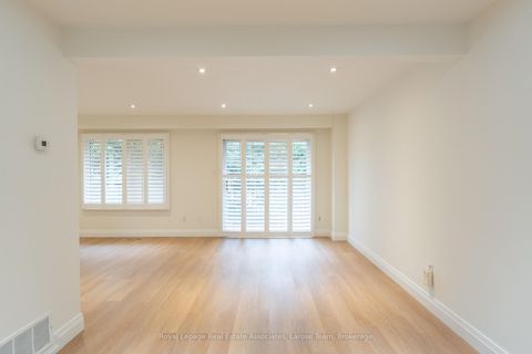Photo 7 at 58 Silver Shadow Path, Markland Wood, Toronto