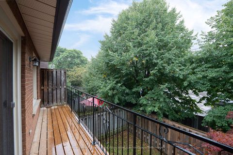 Photo 13 at 58 Silver Shadow Path, Markland Wood, Toronto