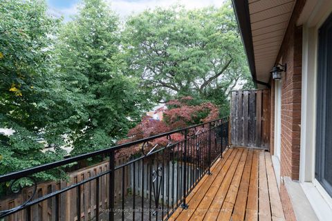 Photo 14 at 58 Silver Shadow Path, Markland Wood, Toronto