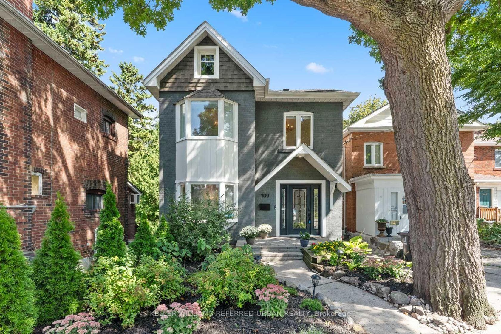 109 Kennedy Avenue, Swansea, Toronto photo number 2