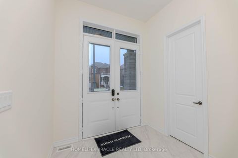 Photo 3 at 89 Halldorson Avenue, Bayview Northeast, Aurora