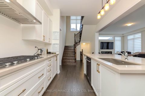 Photo 14 at 89 Halldorson Avenue, Bayview Northeast, Aurora