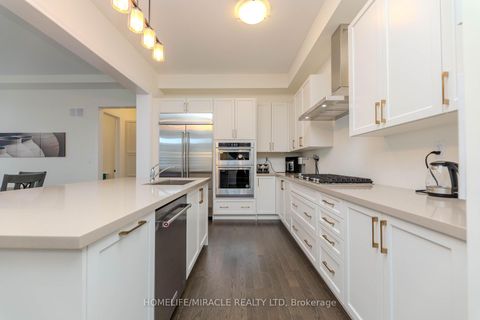 Photo 16 at 89 Halldorson Avenue, Bayview Northeast, Aurora