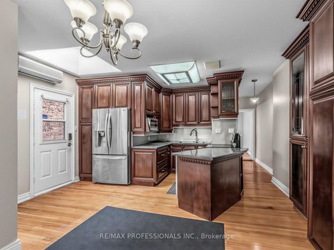 Photo 9 at 168 Markham Street, Bellwoods, Toronto