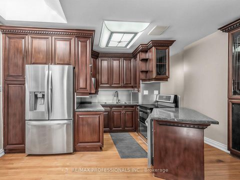 Photo 11 at 168 Markham Street, Bellwoods, Toronto