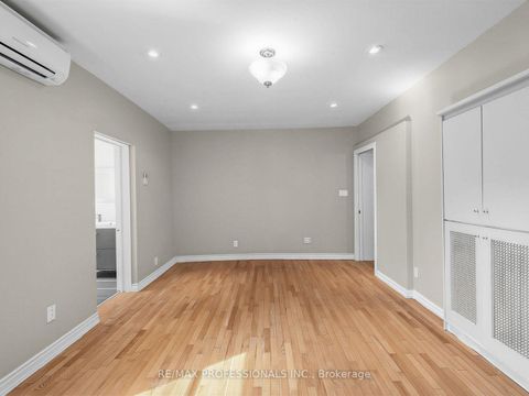 Photo 15 at 168 Markham Street, Bellwoods, Toronto