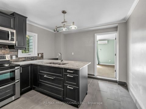 Photo 25 at 168 Markham Street, Bellwoods, Toronto